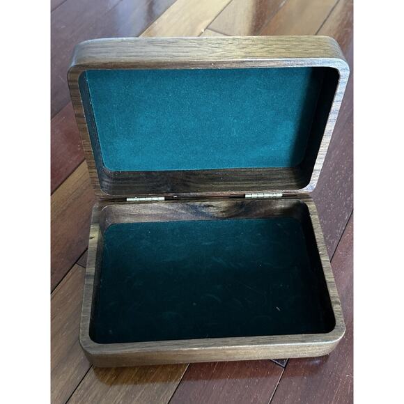 Animal Kingdom Laser Carved Trinket Display Wooden Box Disney WDW Gift Keepsake - Picture 6 of 6